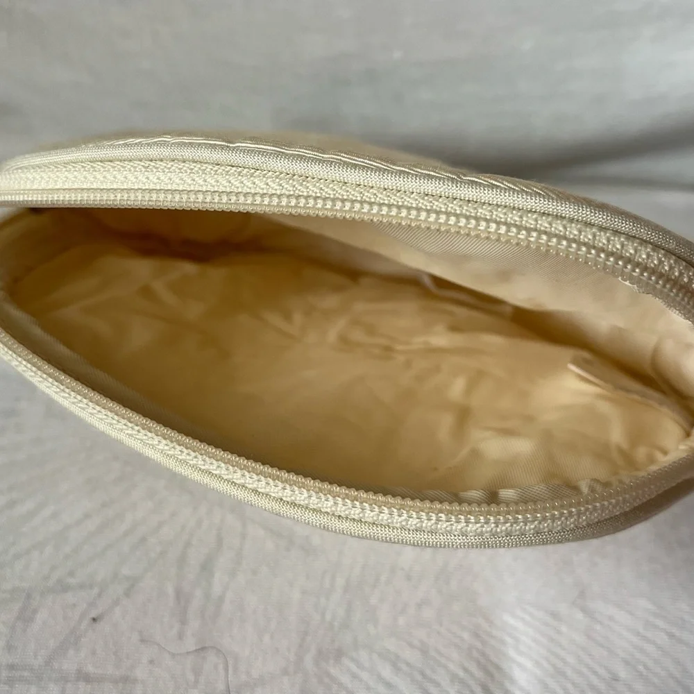 Oscar de la Renta. Cosmetic‎ Accessories Women’s